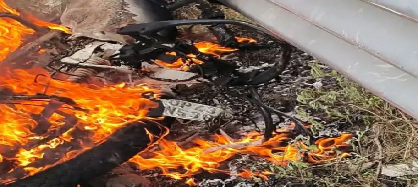 Gonda : सड़क हादसे में मां-बेटे की मौत, बेटी गंभीर 1 Gonda : सड़क हादसे में मां-बेटे की मौत, बेटी गंभीर