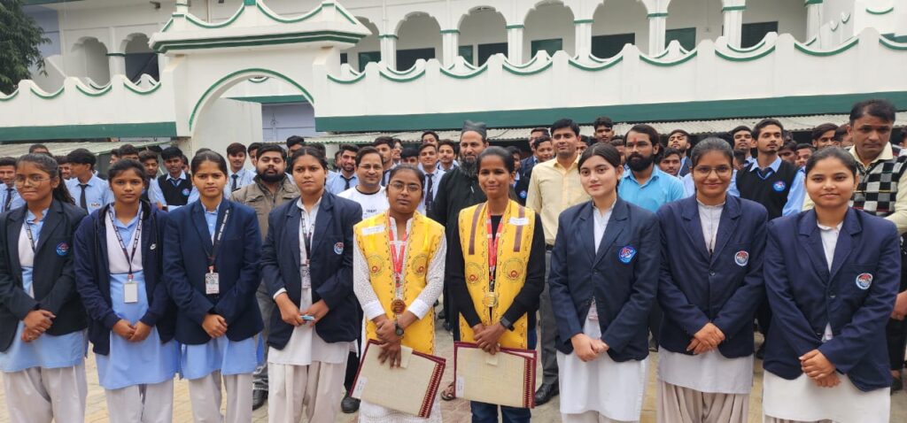 बीबीए की अपाला एवं बीसीए की ज्योति को मिला कुलाधिपति स्वर्ण पदक