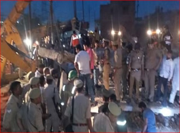 मुजफ्फरनगर हादसे में 19 मजदूरों को निकाला गया, दो की मौत