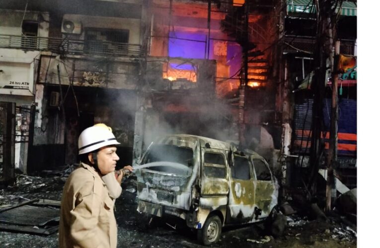 दिल्ली के बेबी डे केयर सेंटर में आग लगने से छह नवजात की मौत