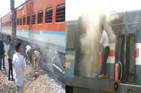 चौरी-चौरा एक्सप्रेस की जनरल बोगी के पहिये मे लगी आग, पचास मिनट ट्रेन रुकी