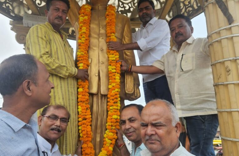 डॉ श्यामा प्रसाद मुखर्जी की पुण्यतिथि को बलिदान दिवस के रूप में मनाया।