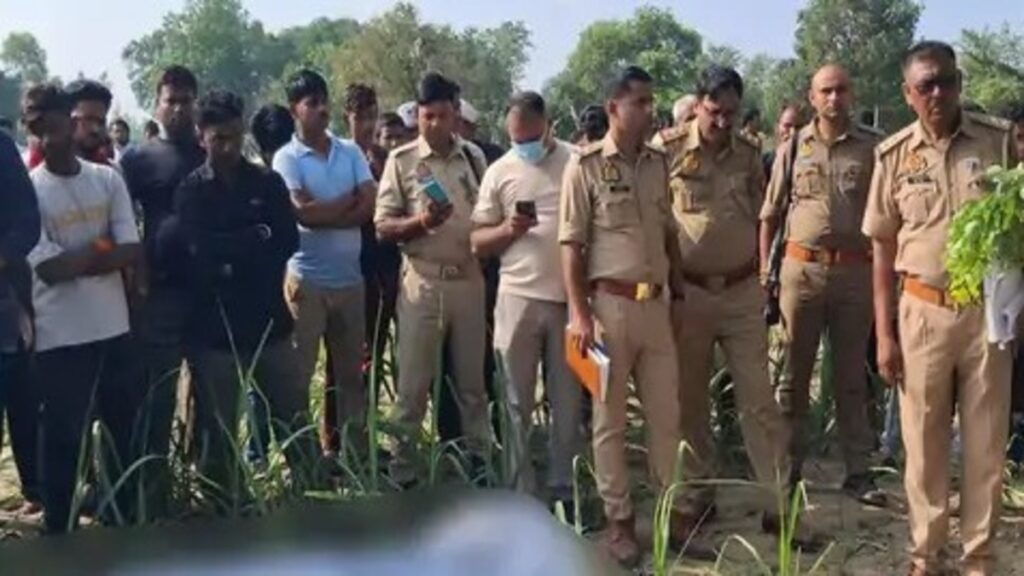 Gonda Capsule : एक जुलाई से शुरू होगी प्रवेश प्रक्रिया 1 Gonda News घटना के बाद मौके पर छानबीन करती तरबगंज थाने की पुलिस