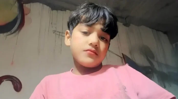 अलीगढ़ बस हादसे में सिर कटे बच्चे की तस्वीर