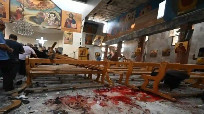 चर्च में धमाका के बाद का खून से सना दृश्य