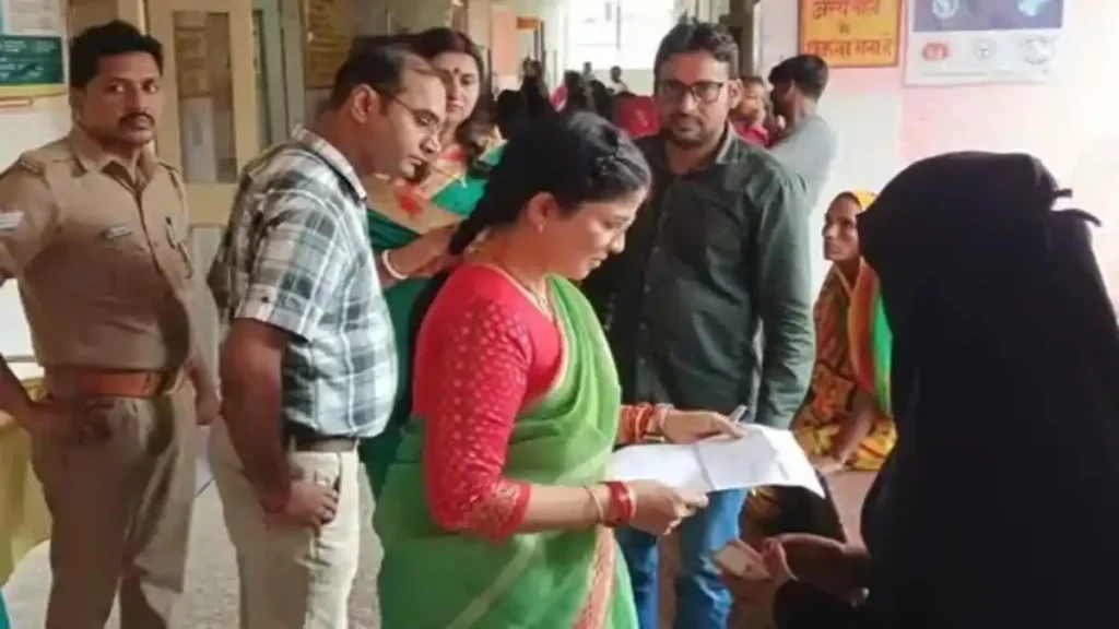 राज्य महिला आयोग ने गोंडा में किया जनसुनवाई