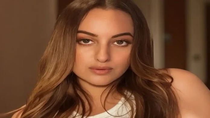 निकिता रॉय के प्रमोशन में शामिल सोनाक्षी सिन्हा