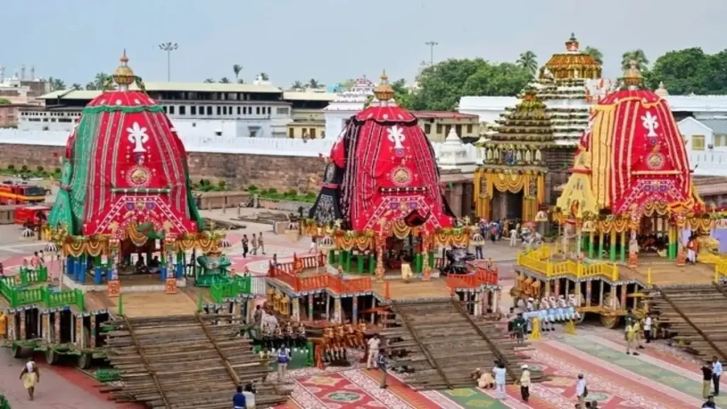 जगन्नाथ रथ यात्रा शुरू: रथ खींचने को उमड़ा जनसैलाब