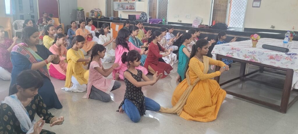 एमएलके पीजी कॉलेज के कथक कार्यशाला में झूमे प्रतिभागी 1 एमएलके पीजी कॉलेज के कथक कार्यशाला में झूमे प्रतिभागी