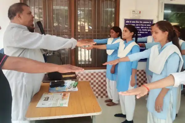 Gonda Capsule: बालश्रम कराते पाए गए 3 सेवा नियोजकों को नोटिस