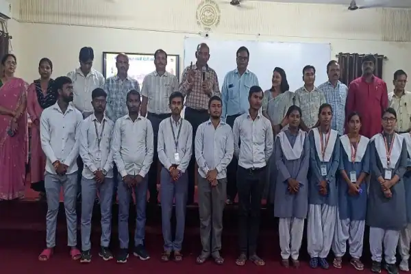 Independence Day Programs की तैयारी में बच्चों की शानदार प्रस्तुति 1 Independence Day Programs की तैयारी में बच्चों की शानदार प्रस्तुति