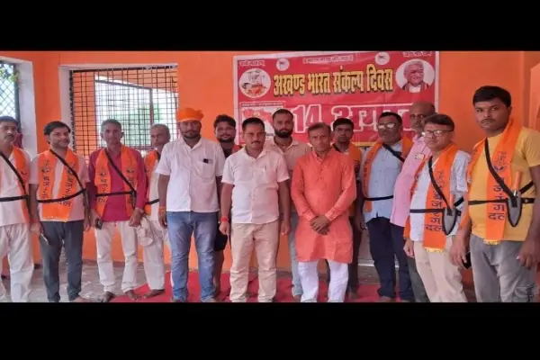 Gonda Capsule: सपा सुप्रीमो ने गोंडा पीड़ितों को भेजी 06 लाख की सहायता 2 Gonda Capsule: सपा सुप्रीमो ने गोंडा पीड़ितों को भेजी 06 लाख की सहायता