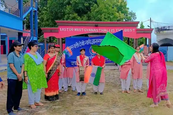 Gonda Capsule: सपा सुप्रीमो ने गोंडा पीड़ितों को भेजी 06 लाख की सहायता 1 Gonda Capsule: सपा सुप्रीमो ने गोंडा पीड़ितों को भेजी 06 लाख की सहायता