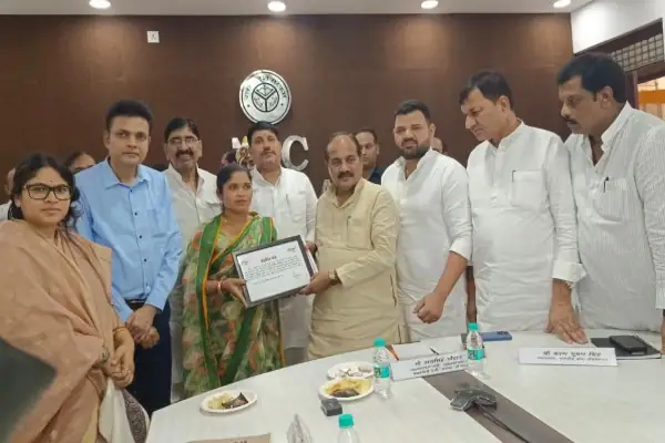 Rahul Gandhi remark in Gonda: खोदा पहाड़ निकली चुहिया, मंत्री का बड़ा हमला