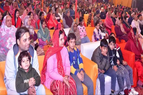 भक्ति की खोज में आती हैं चार प्रमुख बाधाएं : रमेश भाई शुक्ल 3 भक्ति की खोज में आती हैं चार प्रमुख बाधाएं : रमेश भाई शुक्ल