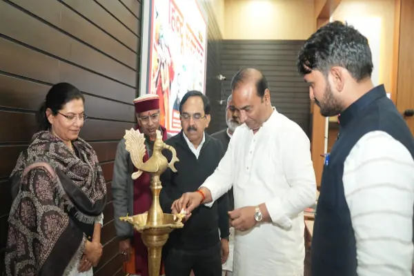 वेद, पुराण, उपनिषद और मनुस्मृति आदि के संमिश्रण हैं विश्व के संविधान