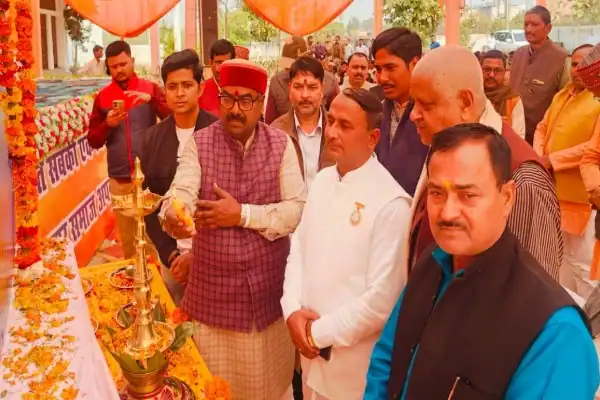 वेद, पुराण, उपनिषद और मनुस्मृति आदि के संमिश्रण हैं विश्व के संविधान